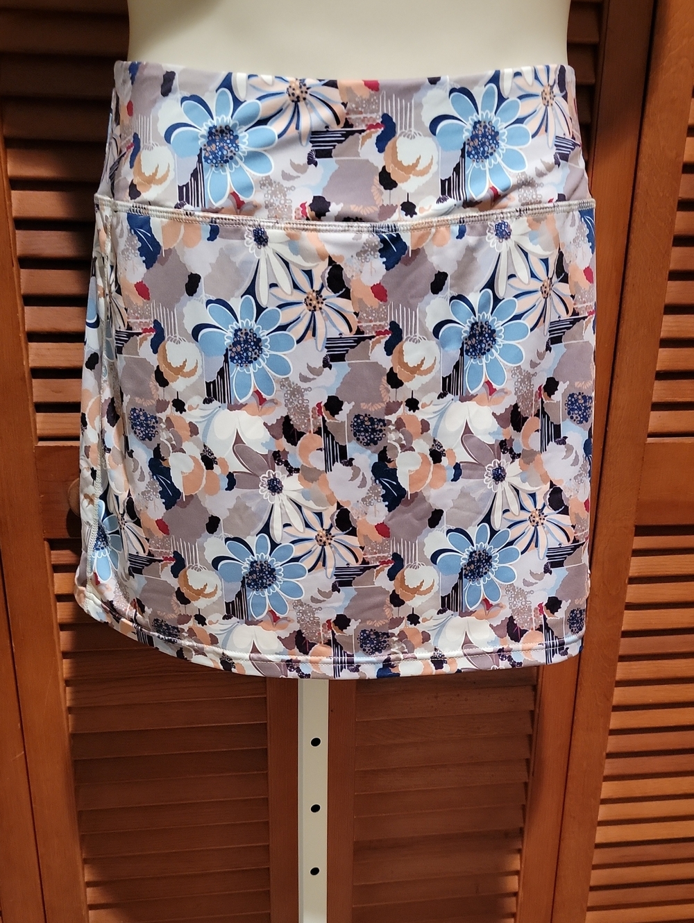 JACK SMITH WOMEN'S HIGH WAISTED ATHLETIC SKORT IN THE TAUPE PRINT 03 COLORWAY